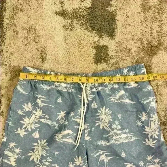 Men’s Hawaiian Swim Shorts - Picture 2 of 5